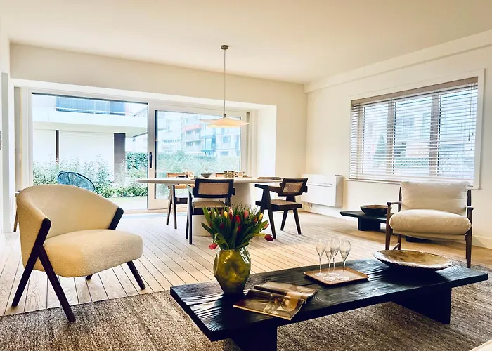 Gelijkvloers Appartement Met Prive Parking