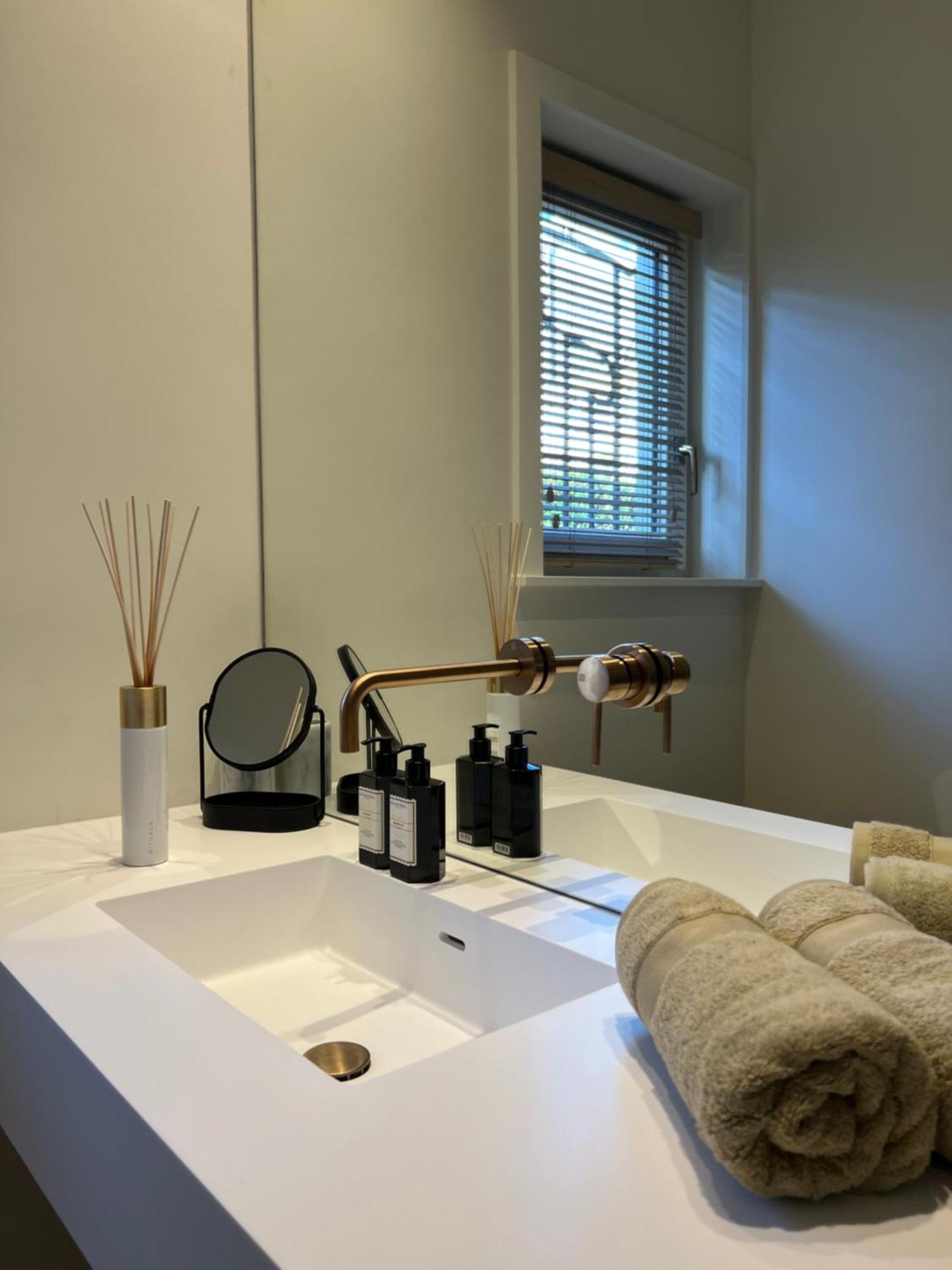 Gelijkvloers Met Prive Parking Apartamento