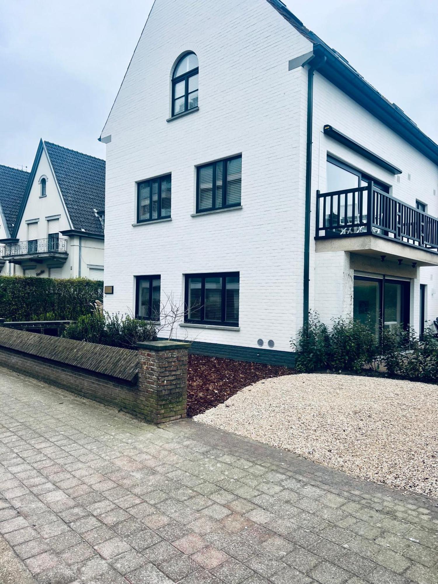Gelijkvloers Met Prive Parking Apartamento *